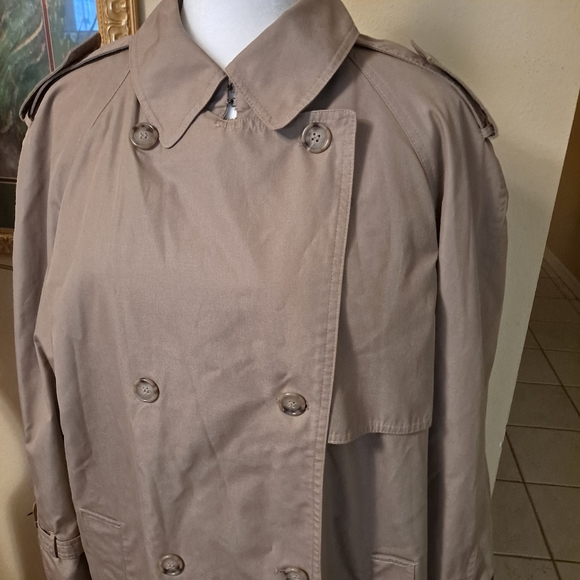 London Towne trench coat - Picture 3 of 12